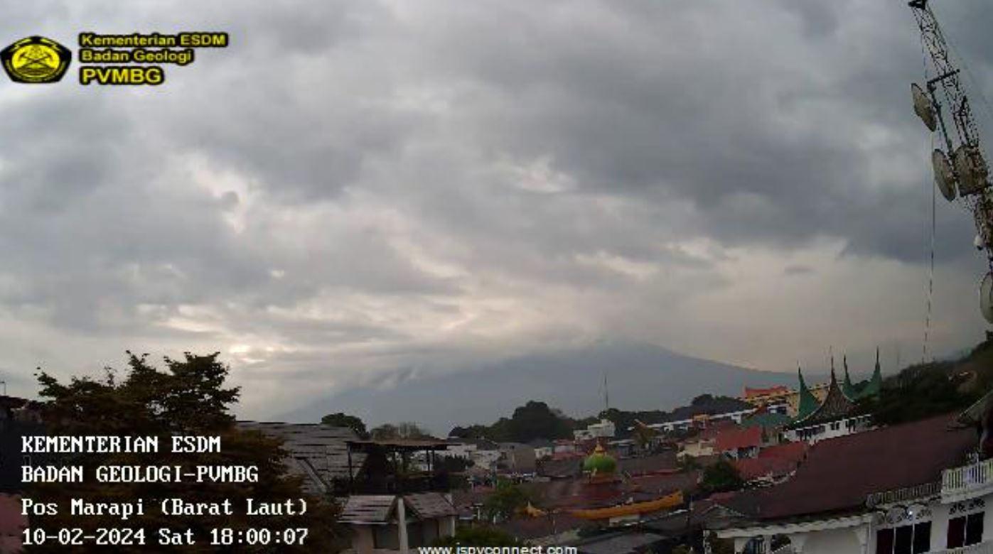 Visualisasi-Gunung-Marapi-dari-Pos-PGA-Bukittinggi-Sabtu-1022024.jpg