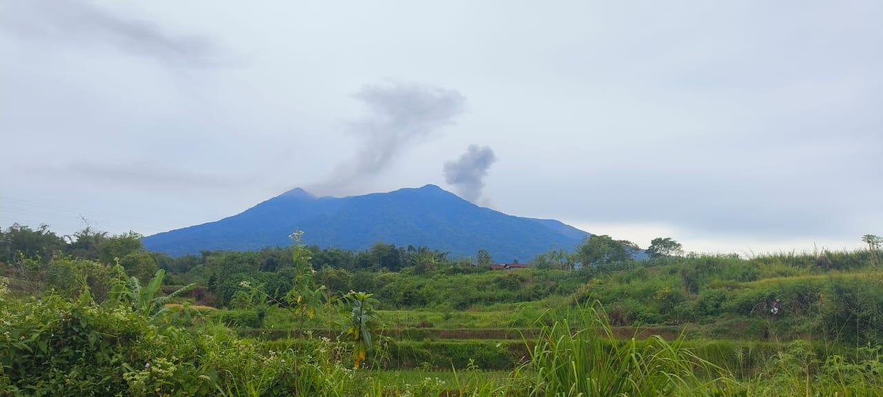 Visualisasi-puncak-Gunung-Marapi-Sumbar-saat-erupsi-pada-Selasa-5112024.jpg