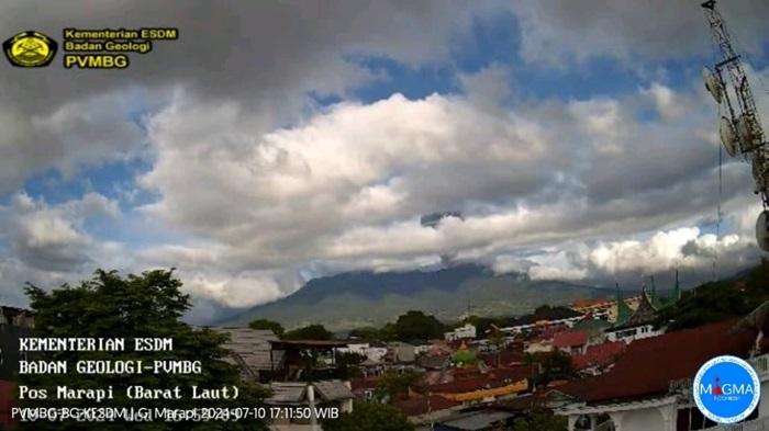 Visualisasi-puncak-Gunung-Marapi-Sumbar-saat-erupsi-terjadi-pada-hari-Rabu-1072024.jpg
