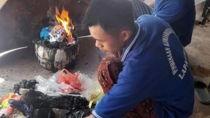 WBP Lapas Suliki Lima Puluh Kota Sulap Sampah Plastik jadi Paving Block