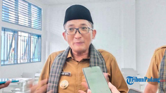 Wali-kota-Padang-Hendri-Septa-saat-ditemui-Senin-20112023.jpg