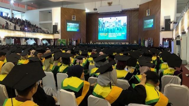 Wisuda-Unand-572025.jpg