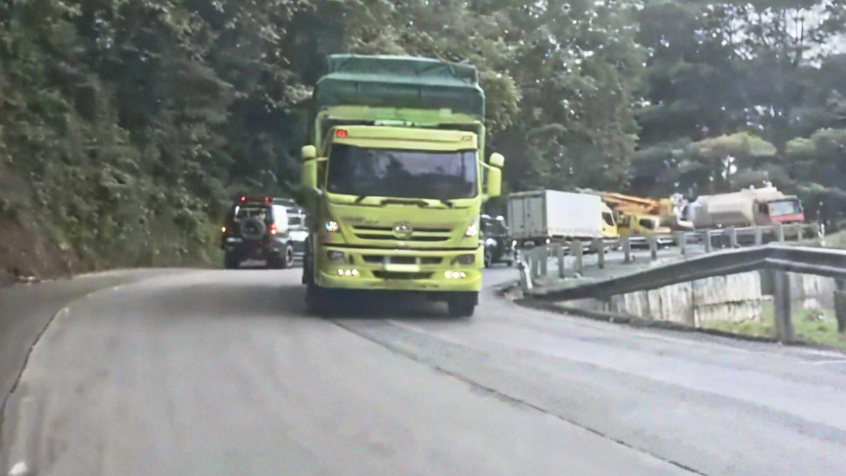 akses-lalu-lintas-di-sitinjau-lauik-812026.jpg