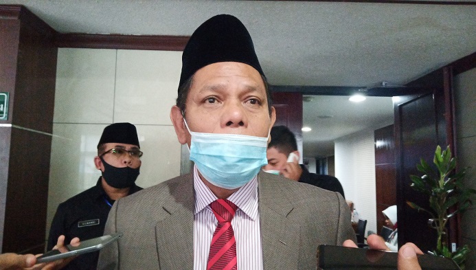 anggota-dprd-sumbar-afrizal-saat-sebelum-dinyatakan-positif-corona.jpg