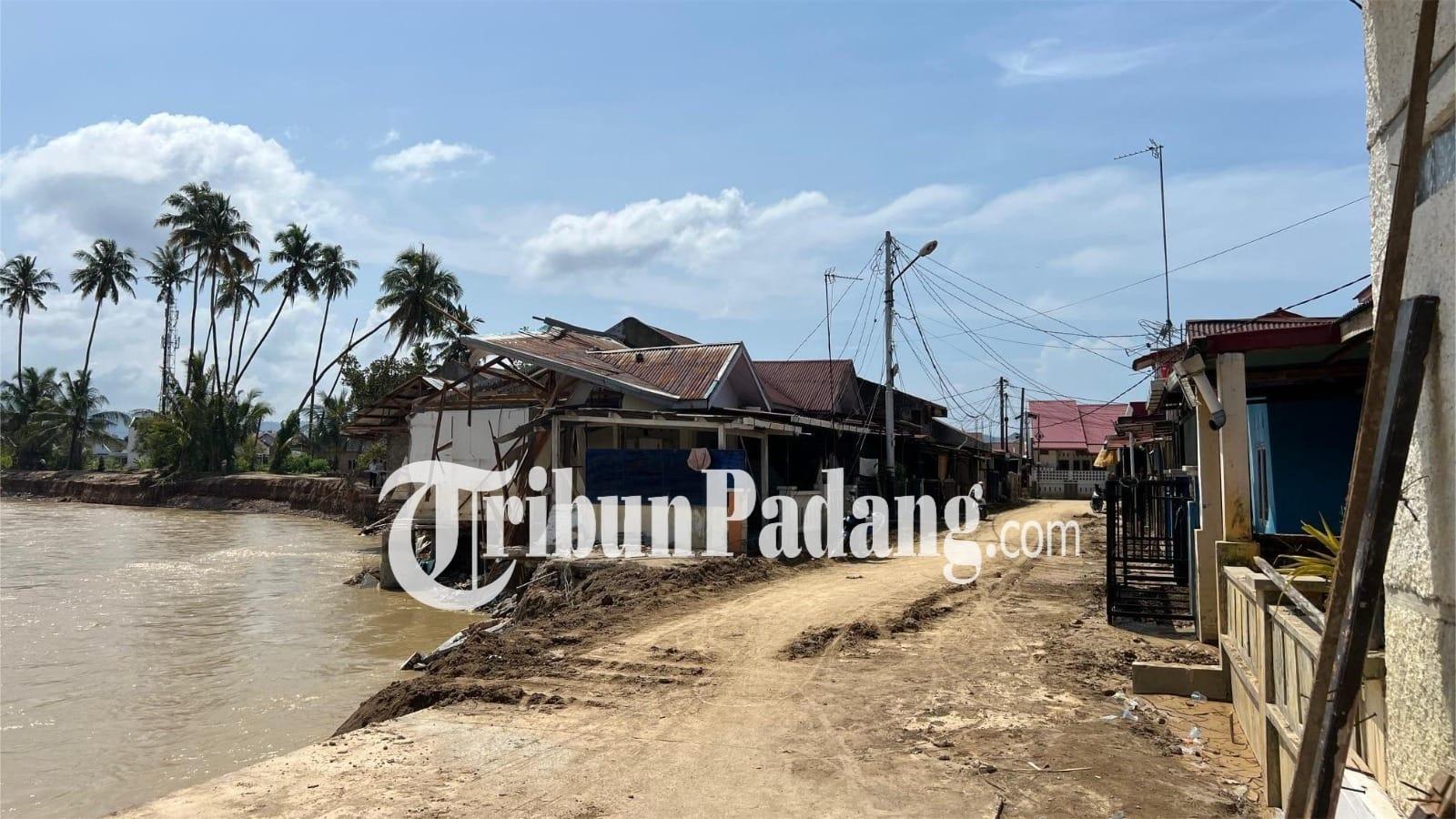 banjir-bandang-di-tabing-banda-gadang-712027.jpg