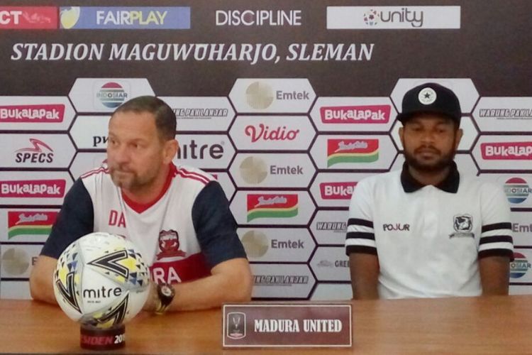 coach-madura-utd.jpg
