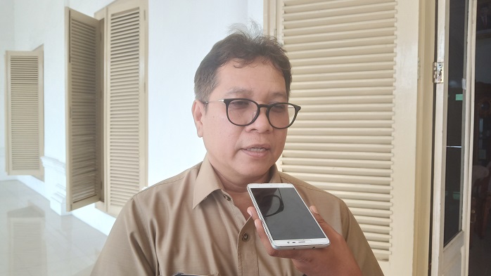 direktur-umum-sdm-dan-pendidikan-rsup-m-djamil-padang.jpg