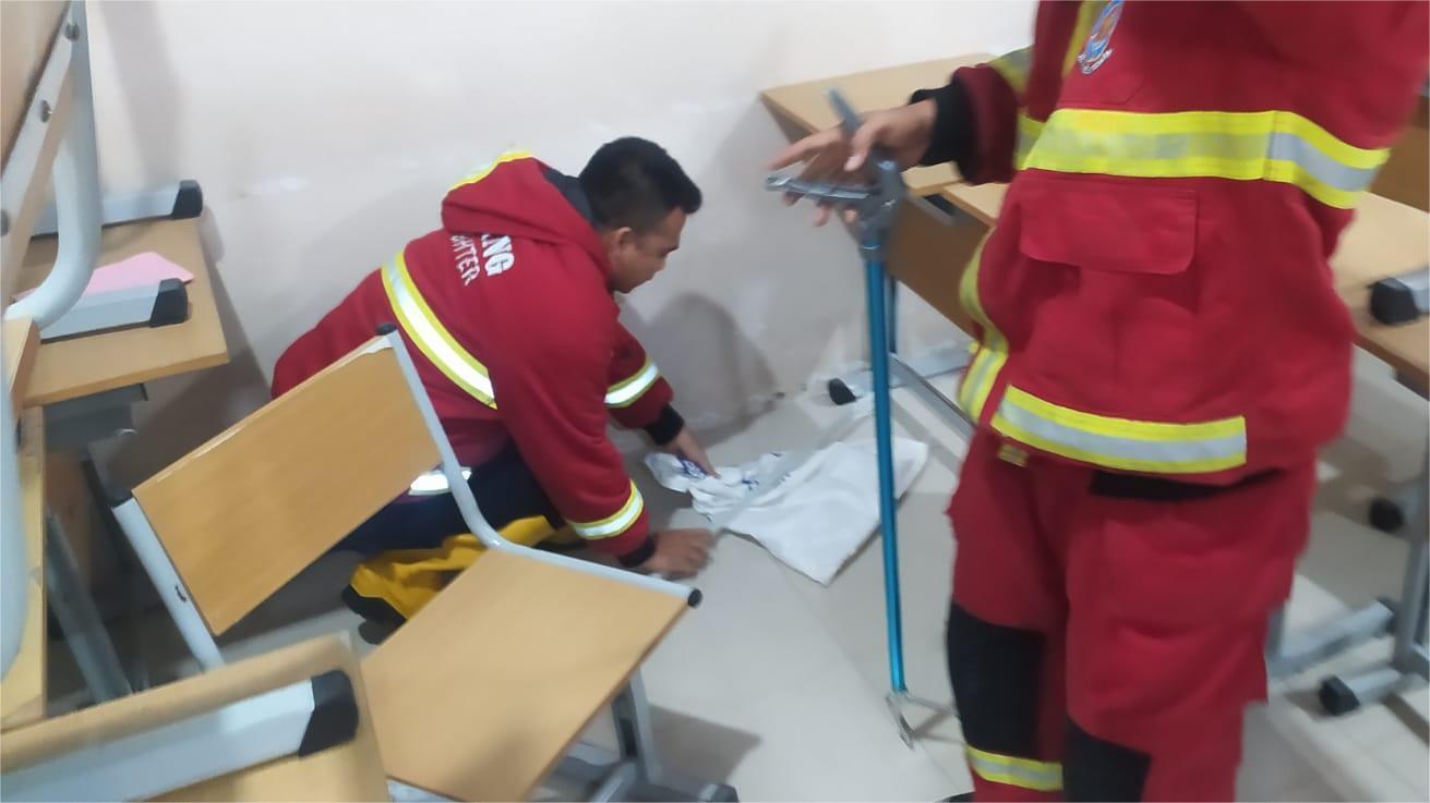 evakausi-ular-dari-dalam-sekolah-di-Padang-14112025.jpg