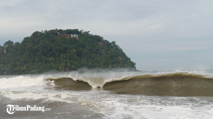 BMKG Peringatkan Gelombang Tinggi di Mentawai Capai 2,5 Meter, Warga Diminta Waspada