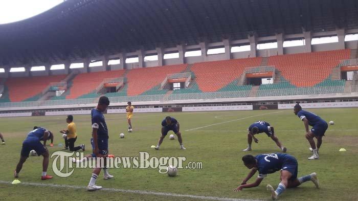 jelang-berhadapan-dengan-tuan-rumah-ps-tira-persikabo-skuat-semen-padang-fc-ujicoba-lapangan.jpg