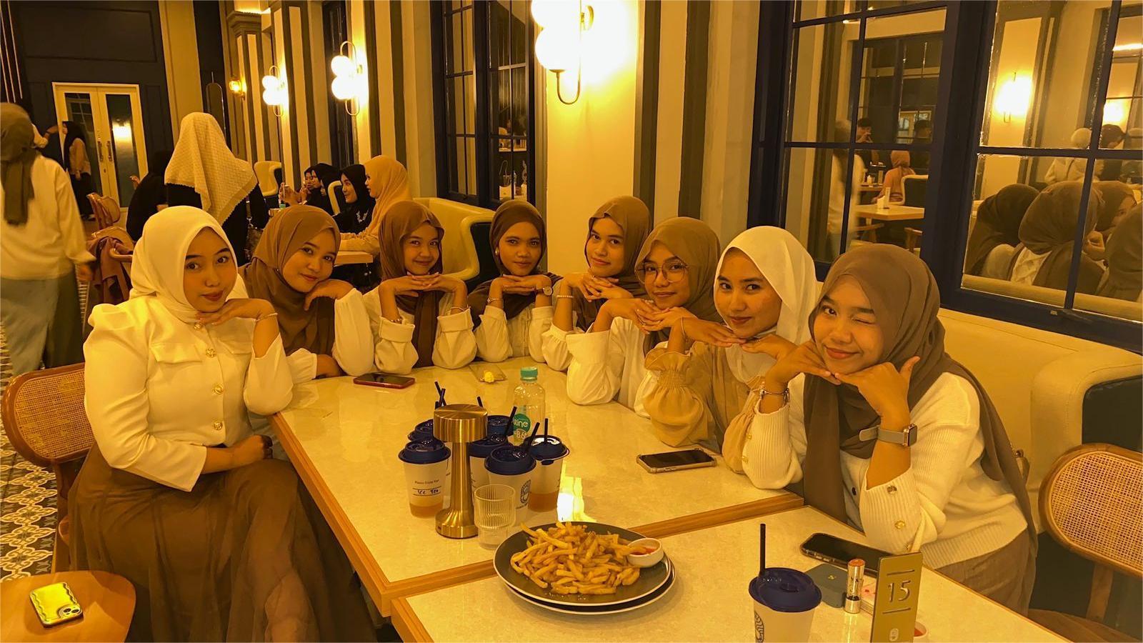 kafe-untuk-bukber-1612026.jpg