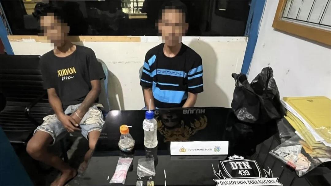 kasus-narkoba-di-Pessel-2292025.jpg
