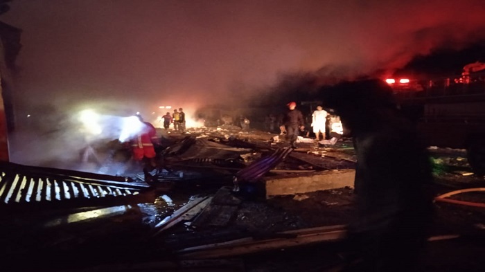 kebakaran-di-pasar-basonagari-tabek-panjang-kecamatan-baso.jpg