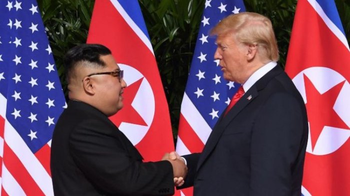 kim-jong-un-bersama-donald-trump.jpg