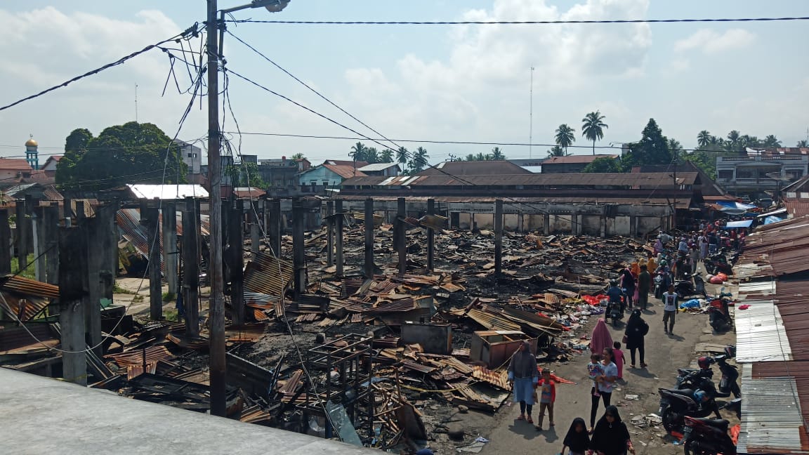 kondisi-terkini-pasar-lubuk-alung-setelah-kebakaran-kamis-malam.jpg