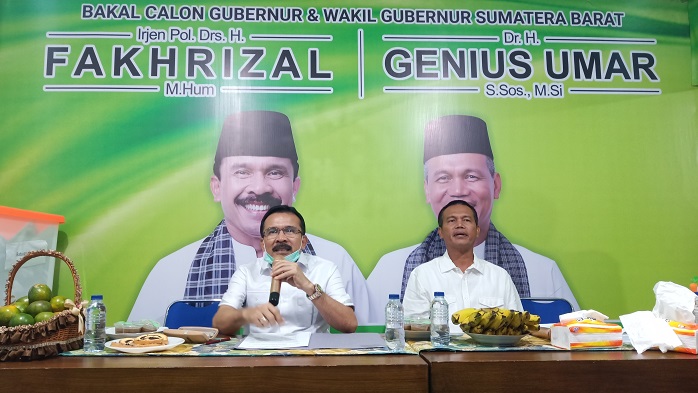konferensi-pers-fakhrizal-genius-umar-di-posko-pemenangan-senin-2772020.jpg