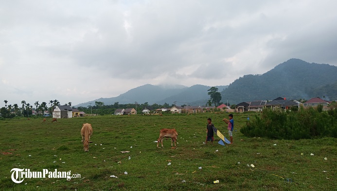 lapangan-yang-menjadi-arena-perkelahian-gadis-remaja-di-padang.jpg
