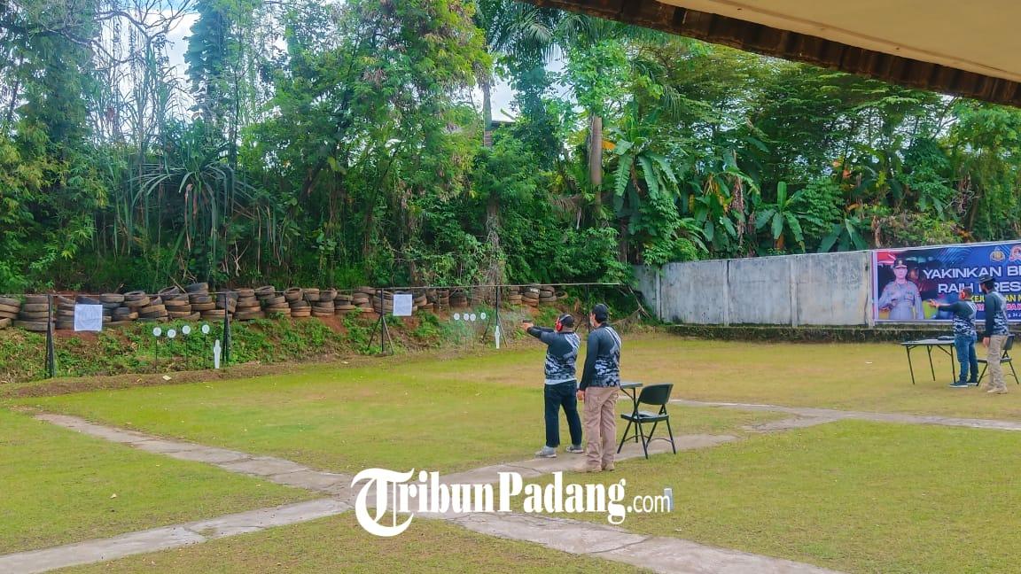 Peringatan HUT ke 76 Bhayangkara: Semarak Kejuaraan Menembak di SPN Polda Sumbar