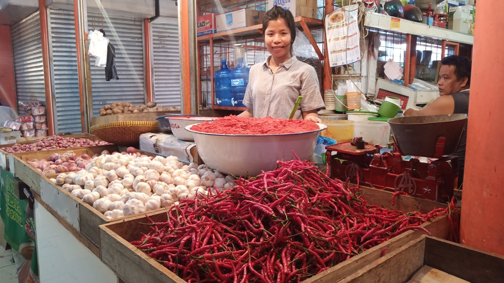 pedagang-cabai-di-pasar-raya-padang-jumat-2662020.jpg