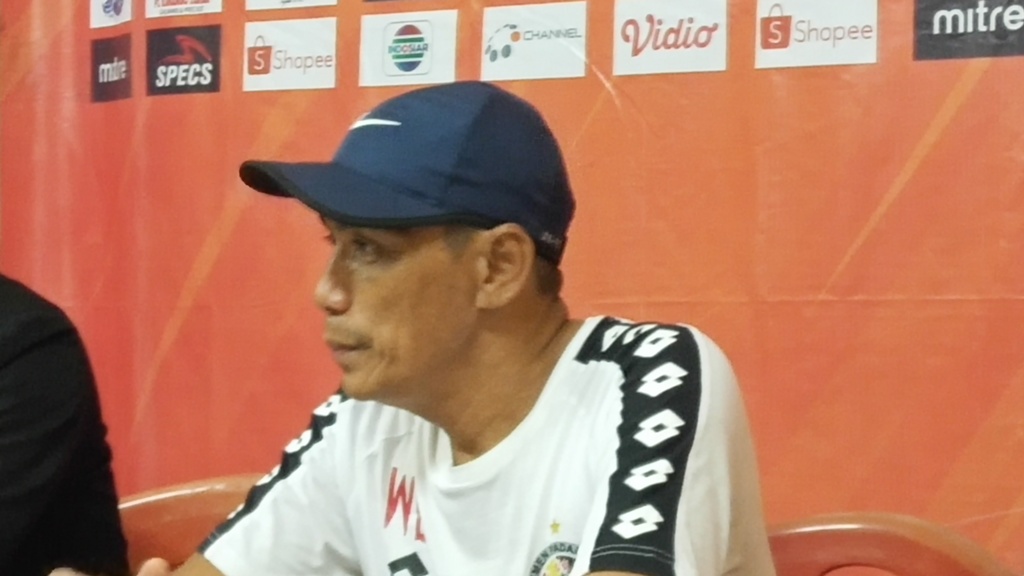 pelatih-kepala-semen-padang-fc-weliansyah-usai-laga-versus-persela-lamongan.jpg