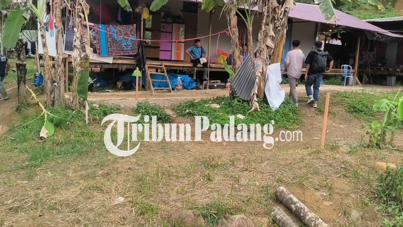 pembangunan-musala-bambu-untuk-korban-banjir-bandang-di-padang-1512026.jpg
