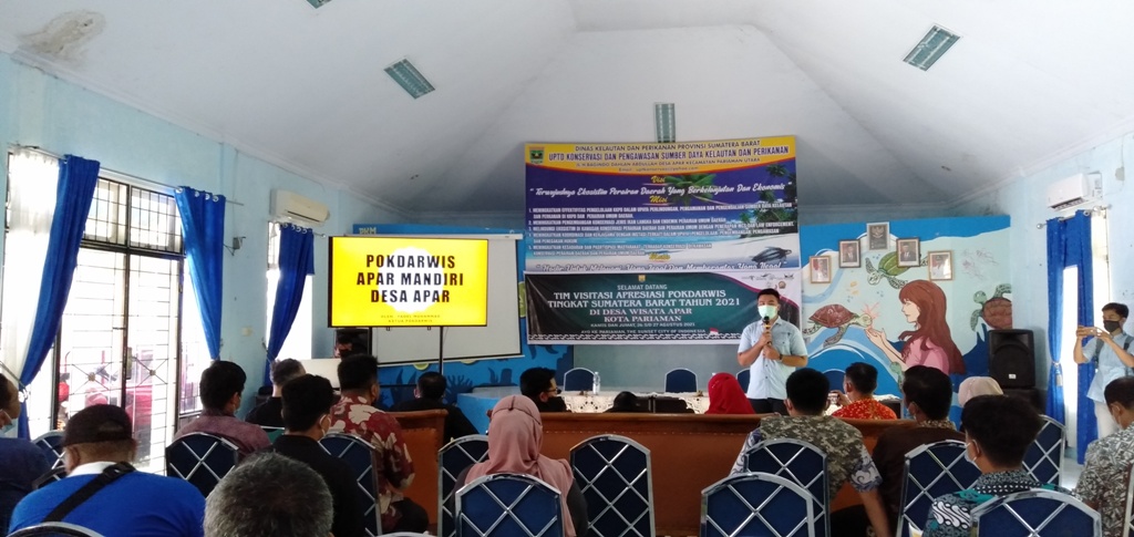 pokdarwis-desa-apar-presentasi-di-hadapan-tim-penilai-apresiasi-pokdarwis-sumatera-barat.jpg