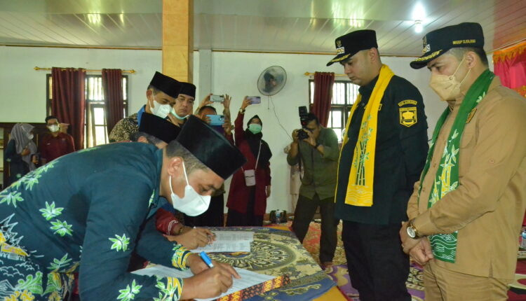 MoU Nagari Kumanis dengan IAIN Batusangkar, Bupati Sijunjung Harap Beri Nilai Positif Masyarakat