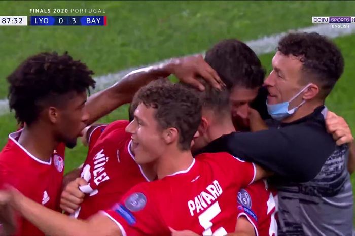 selebrasi-pemain-bayern-muenchen-usai-menang-atas-lyon.jpg