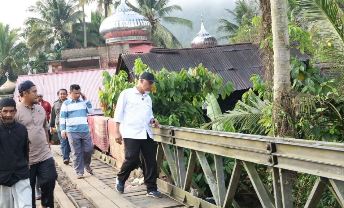 Mahyeldi Tinjau Korban Banjir Sijunjung, Dengarkan Aspirasi Masyarakat