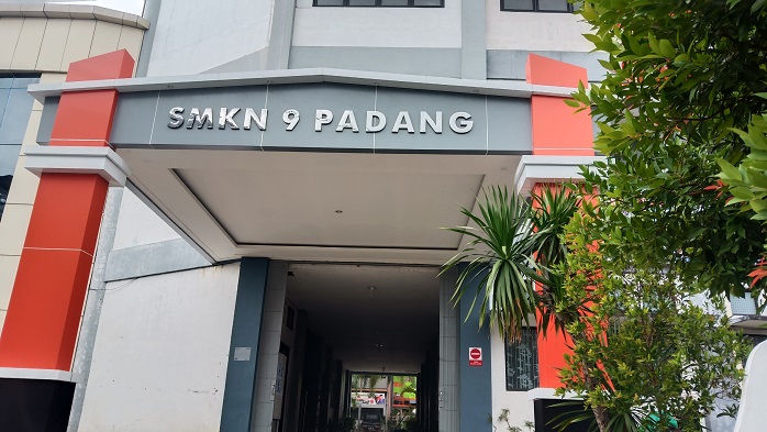 smkn-9-padang.jpg