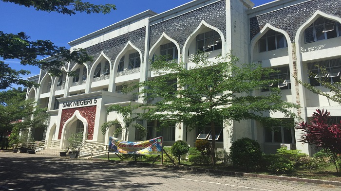 Penerimaan Peserta Didik Baru Offline di SMK Negeri 5 Padang Belum Temui Kendala