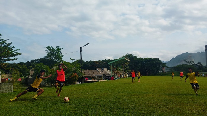 suasana-latihan-tim-semen-padang-fc-di-mess-indarung-kota-padang.jpg