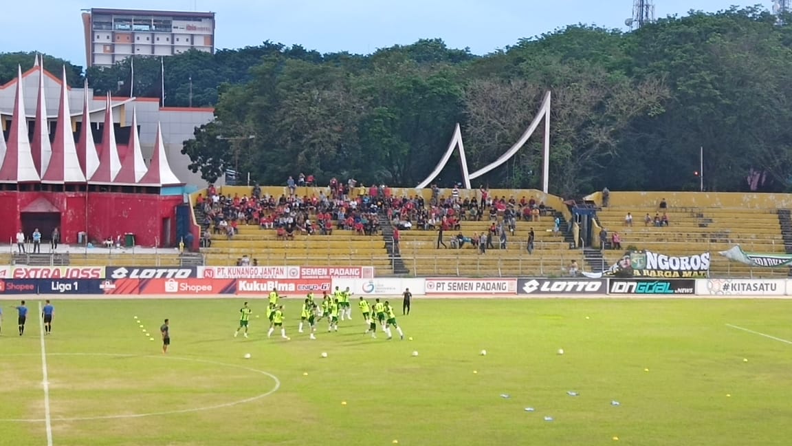 susunan-pemain-persebaya-surabaya-dalam-laga-tandang-menghadapi-tim-semen-padang-fc.jpg