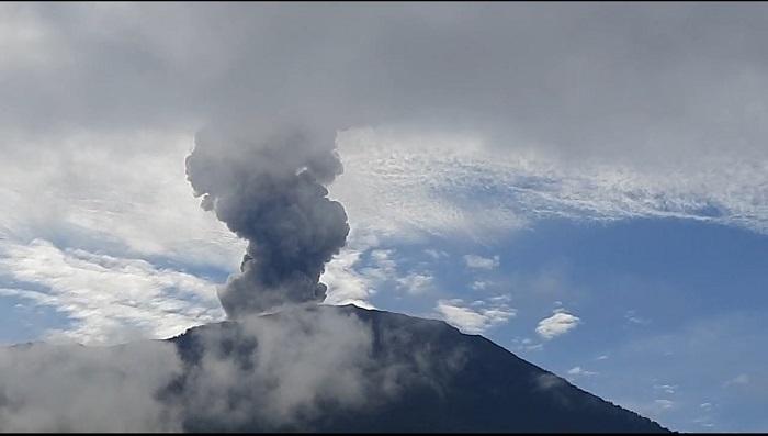 terjadi-erupsi-Rabu-532025-pagi.jpg