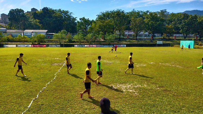 tim-semen-padang-fc-menjalani-sesi-latihan-di-lapangan-indarung-jumat-18.jpg