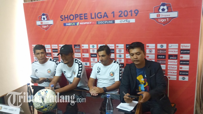 Weliansyah dan Rifqi Tanggapi Kabut Asap Jelang Semen Padang FC Kontra PSM Makassar