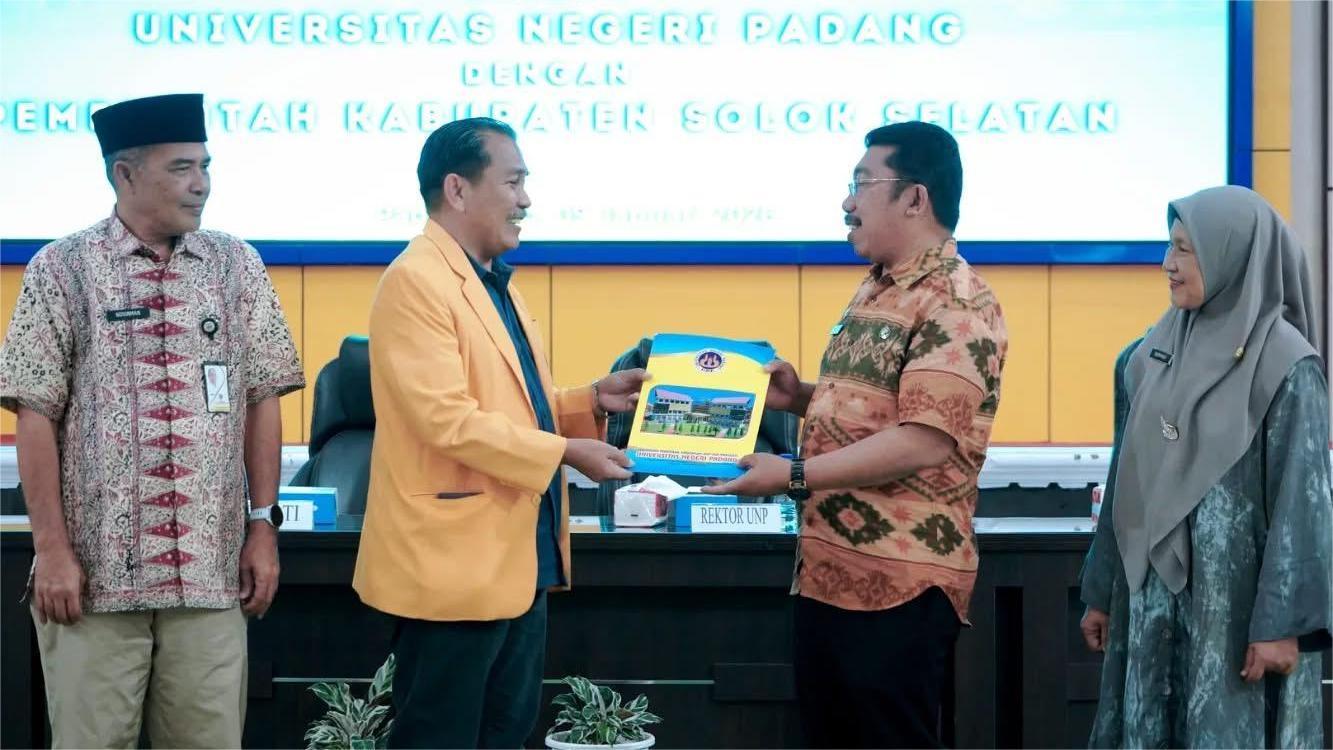 universitas-negeri-padang-dan-pemkab-solok-selatan-1112026.jpg