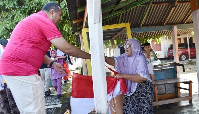 Pemko Pariaman Bagikan 3.000 Bendera Merah Putih Sambut HUT RI ke-80