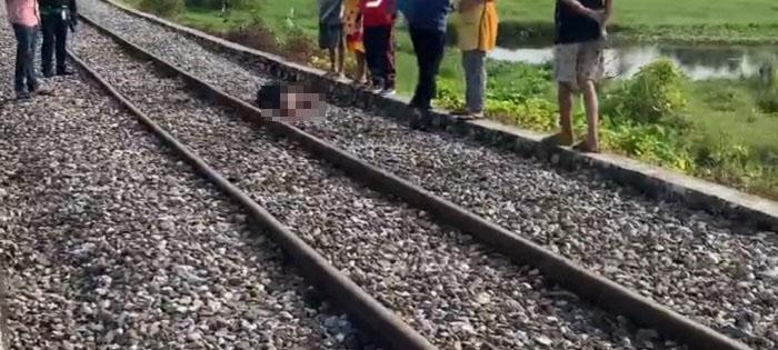 Warga di Sicincin Kejar Kereta Api Melintas hingga Tertabrak, Diduga Percobaan Bunuh Diri