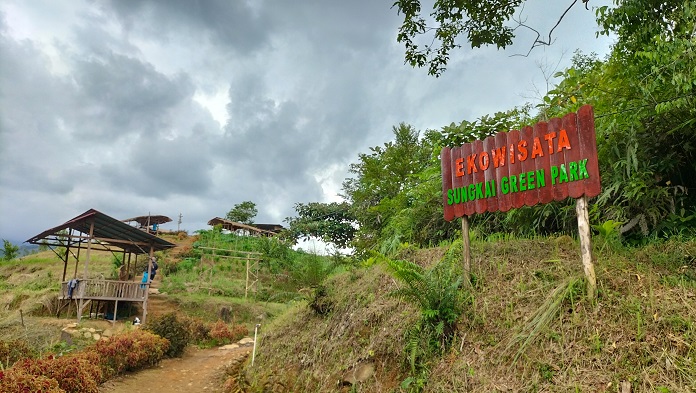 wisata-kampung-sungkai-kota-padang.jpg