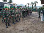 1-sst-pasukan-prcpb-tni-yonif-131brs-solok-selatan-bantu-korban-gempa.jpg