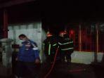 4rumah-terbakar.jpg