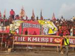 Basis-suporter-The-Kmers-saat-mendukung-Semen-Padang-Fc-1292025.jpg
