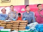 Bawa-77-Paket-Ganja-2-Pemuda-yang-Ditangkap-Polisi-di-Padang-Pariaman-Pakai-Mobil-Sewaan.jpg