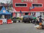 Bendera-PKS-Nasdem-Dicopot-Pol-PP-Jelang-Anies-Baswedan-Tiba-di-Bukittinggi-Kasat-Beri-Penjelasan.jpg