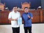 Bupati-Dharmasraya-Sutan-Riska-Tuanku-beri.jpg