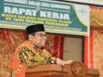 Bupati-Padang-Pariaman-Suhatri-Bur-menghadiri-Rapat-Kerja.jpg