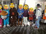 Dua-orang-pengemis-4-badut-dan-1-manusia-silver.jpg