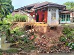 Dua-rumah-warga-di-Ranah-Ampek-Hulu-Tapan123.jpg
