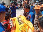 Evakuasi-Korban-tenggelam-di-padang-462025.jpg